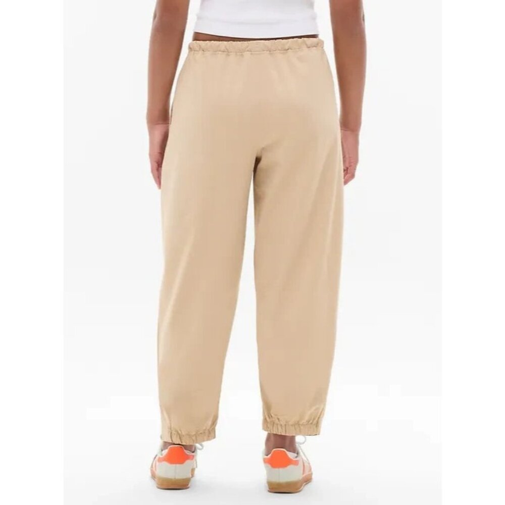 New Athleta Girl M/8-10 Pleated Woven Jogger Sahara Tan Size Medium 8-10 - Picture 3 of 5
